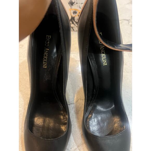 Enzo Angiolini Black and Tan Pumps - Picture 5 of 7